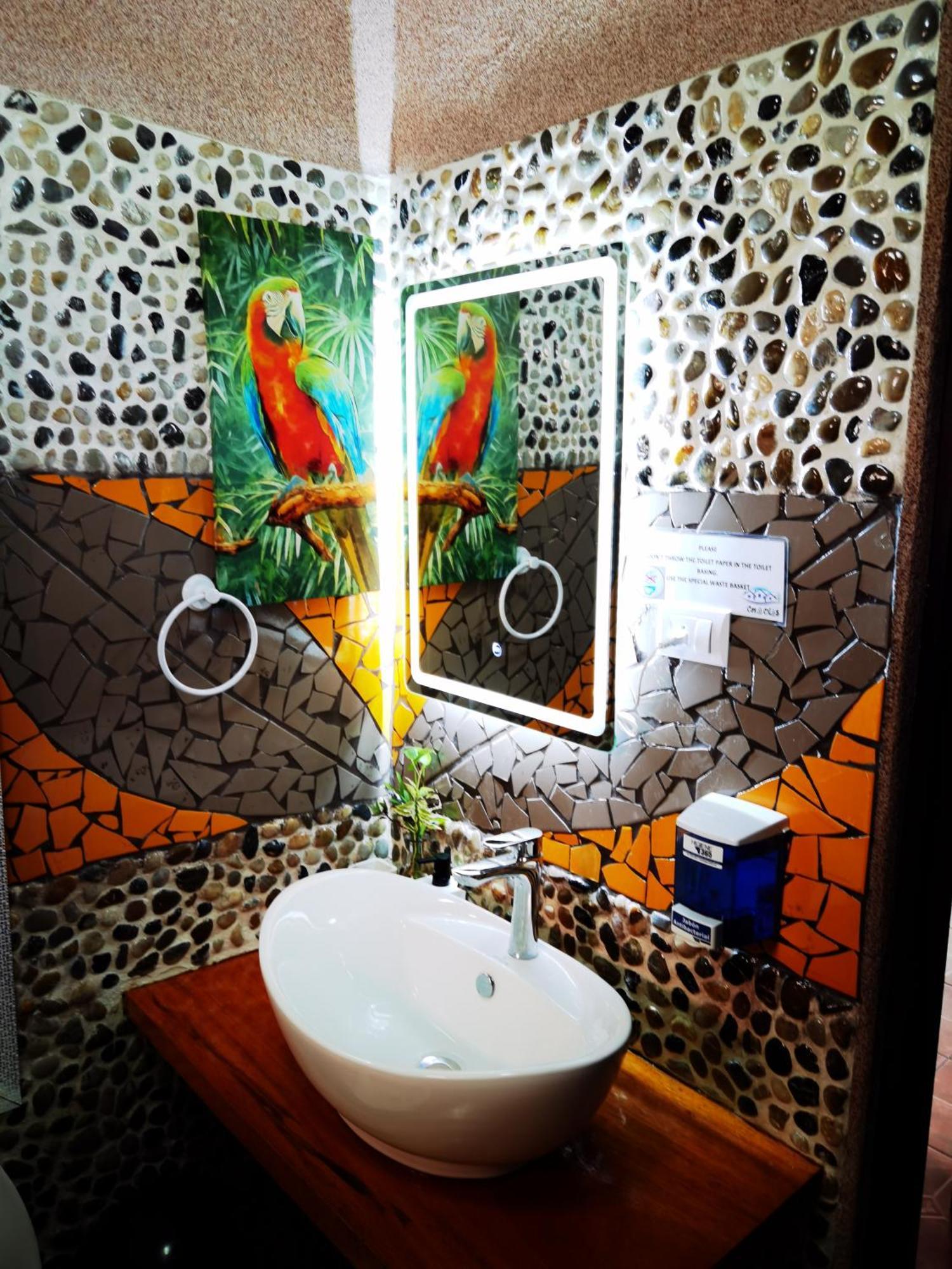 Sunrise House Bed & Breakfast Quepos Exterior photo