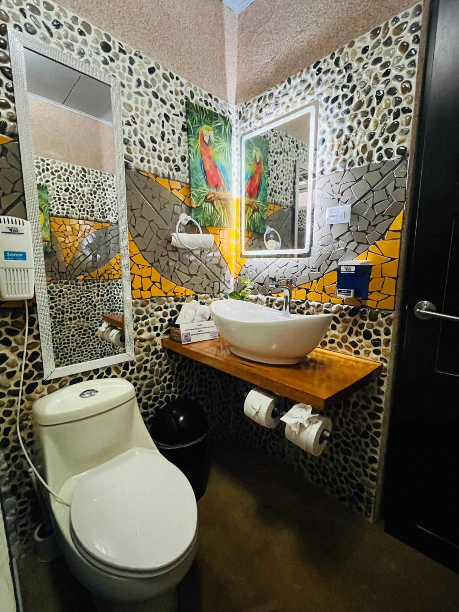 Sunrise House Bed & Breakfast Quepos Exterior photo